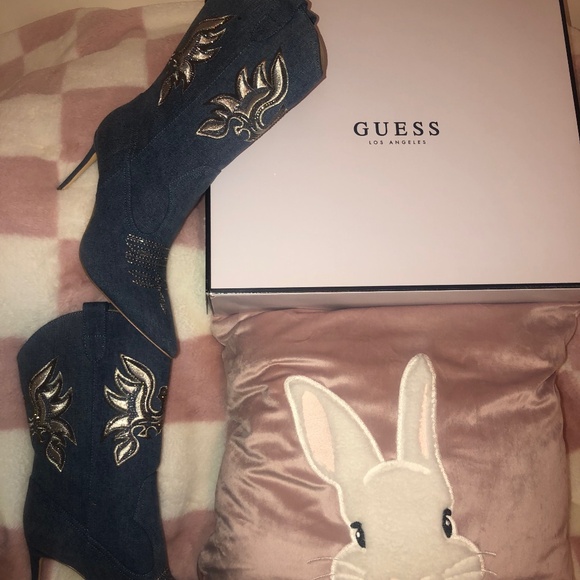 Brand New in box beautiful Guess Rasima heeled boots - Picture 1 of 7